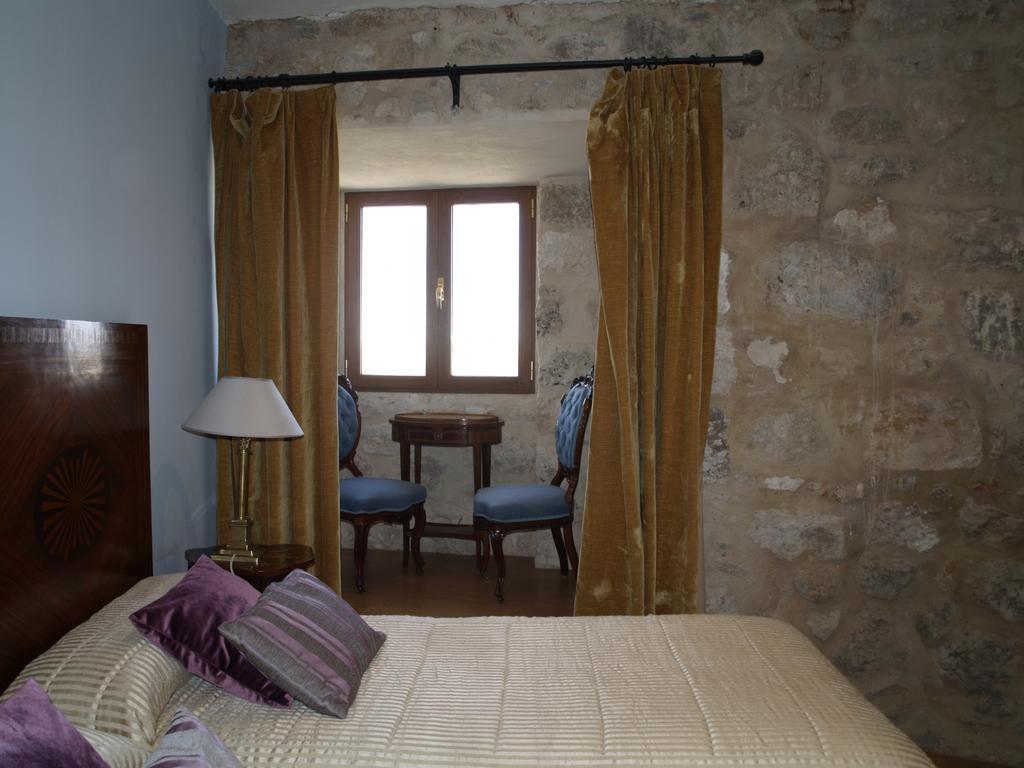 Residencia Real Del Castillo De Curiel Curiel de Duero Exterior foto